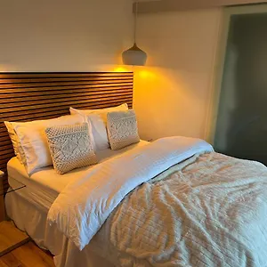 Private With En-suite In Shared House Homestay